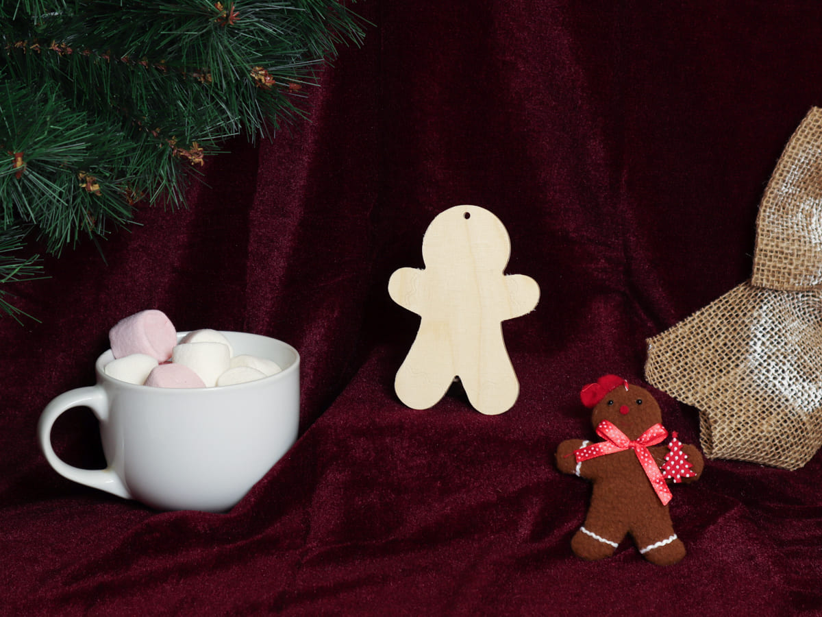 Bonhomme de Noël en bois à suspendre de 8,5 × 11,5 cm en contreplaqué de 4 mm